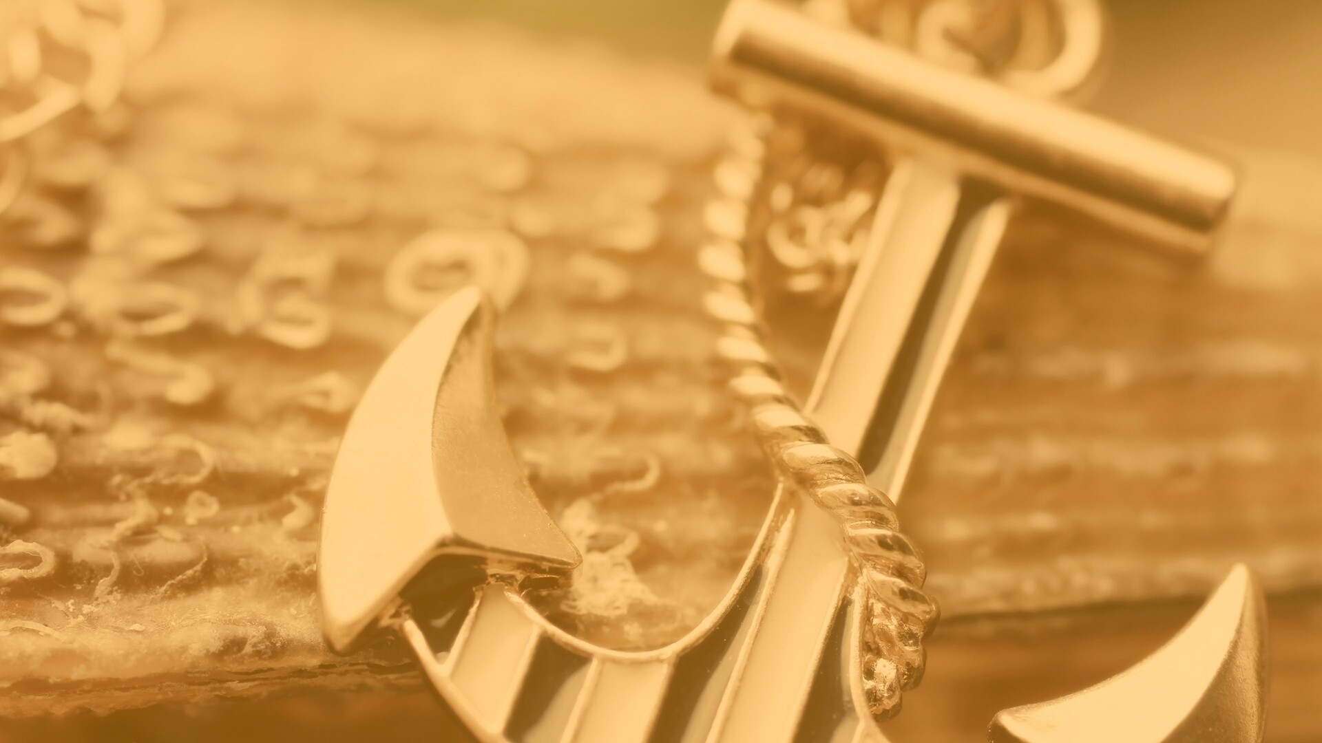 Кулон в виде якоря обои