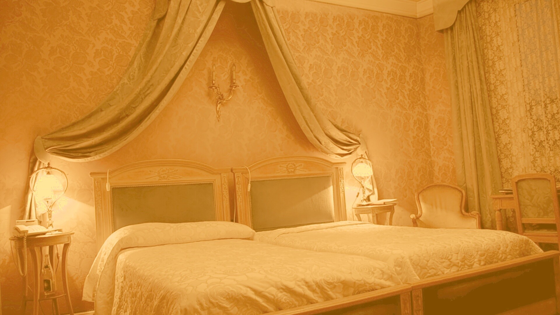 Спальня обои