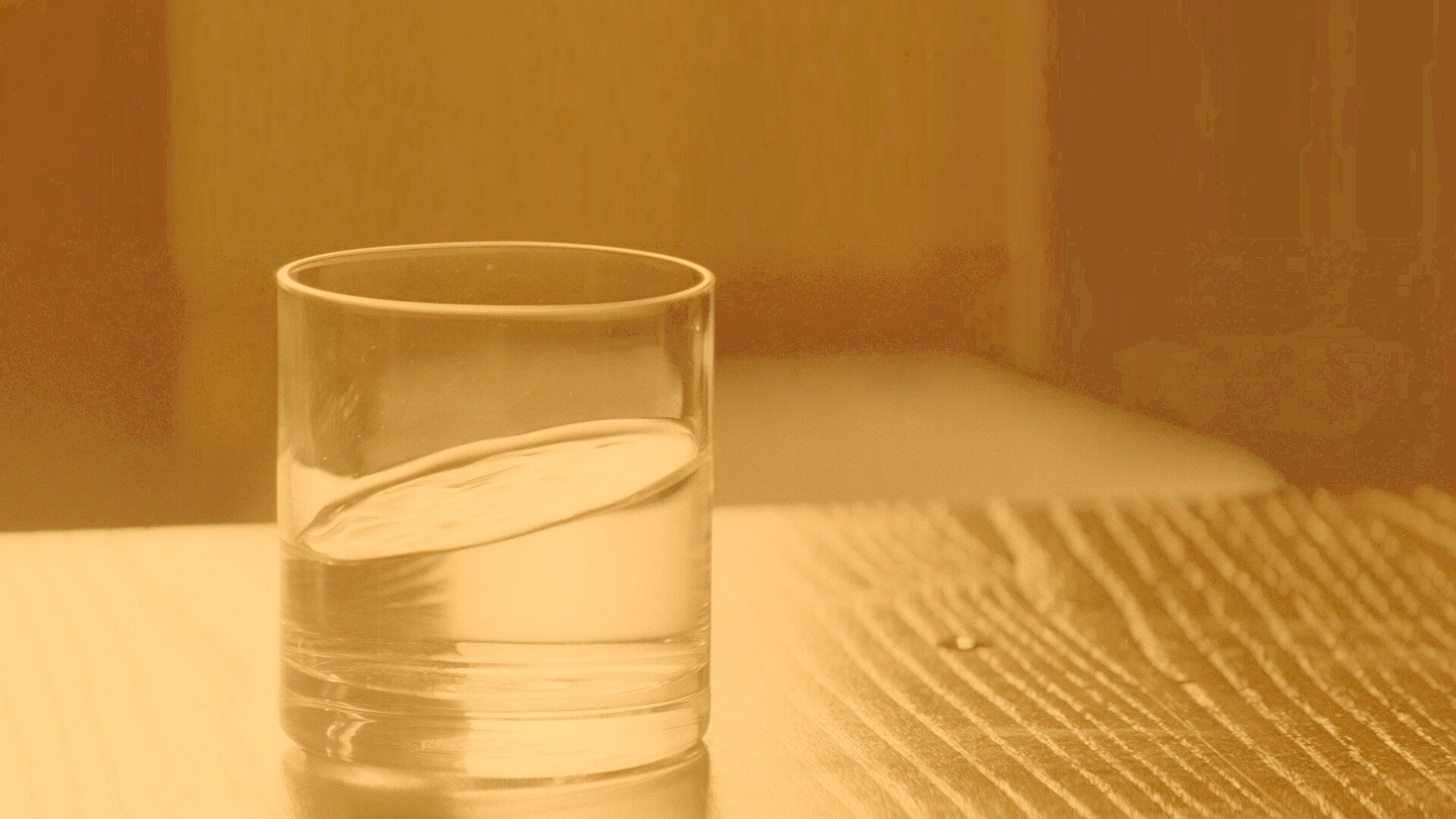 Стакан воды из Начала обои