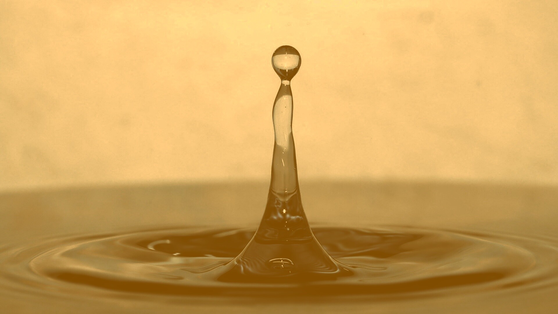 Падение капли обои