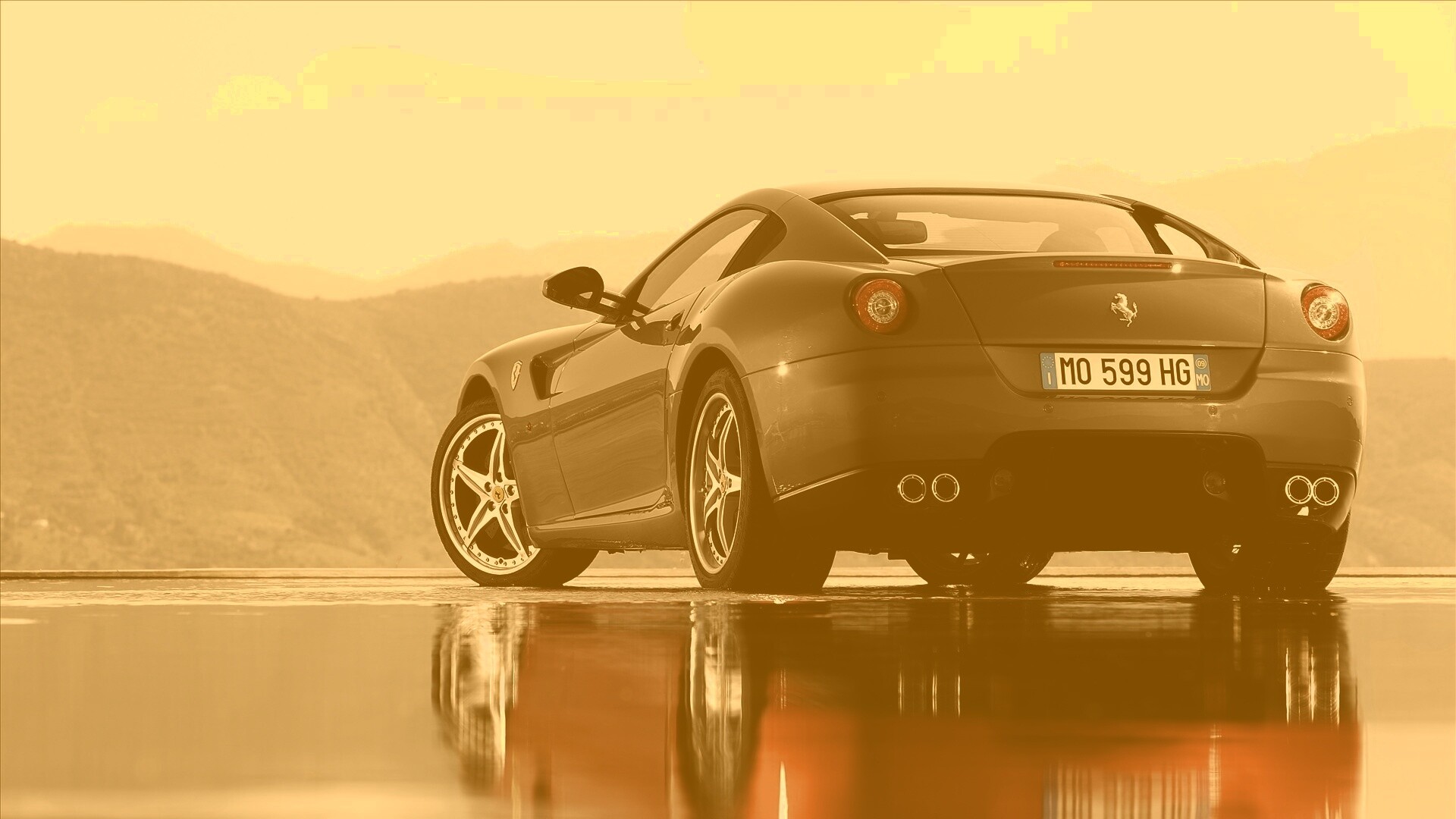 Ferrari в отражении обои