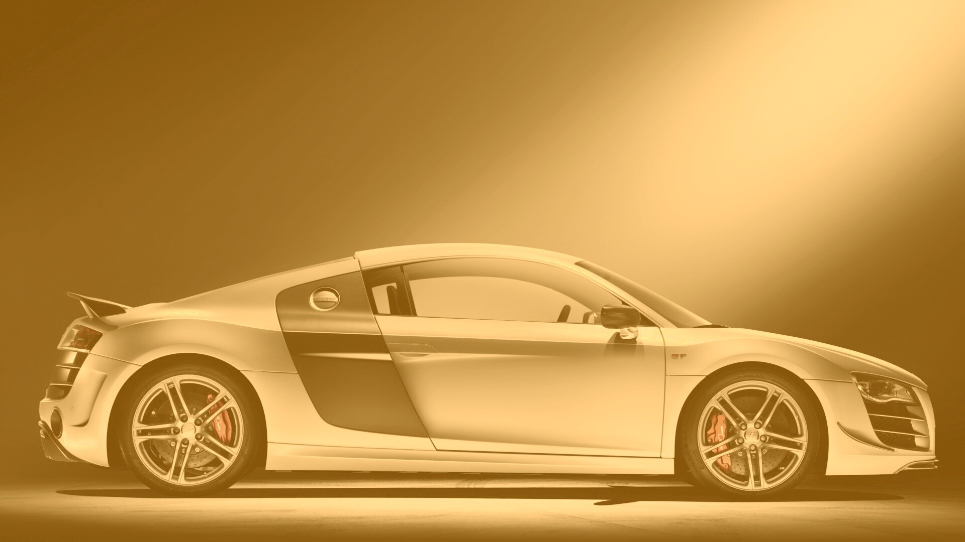 Audi R8 вид сбоку обои