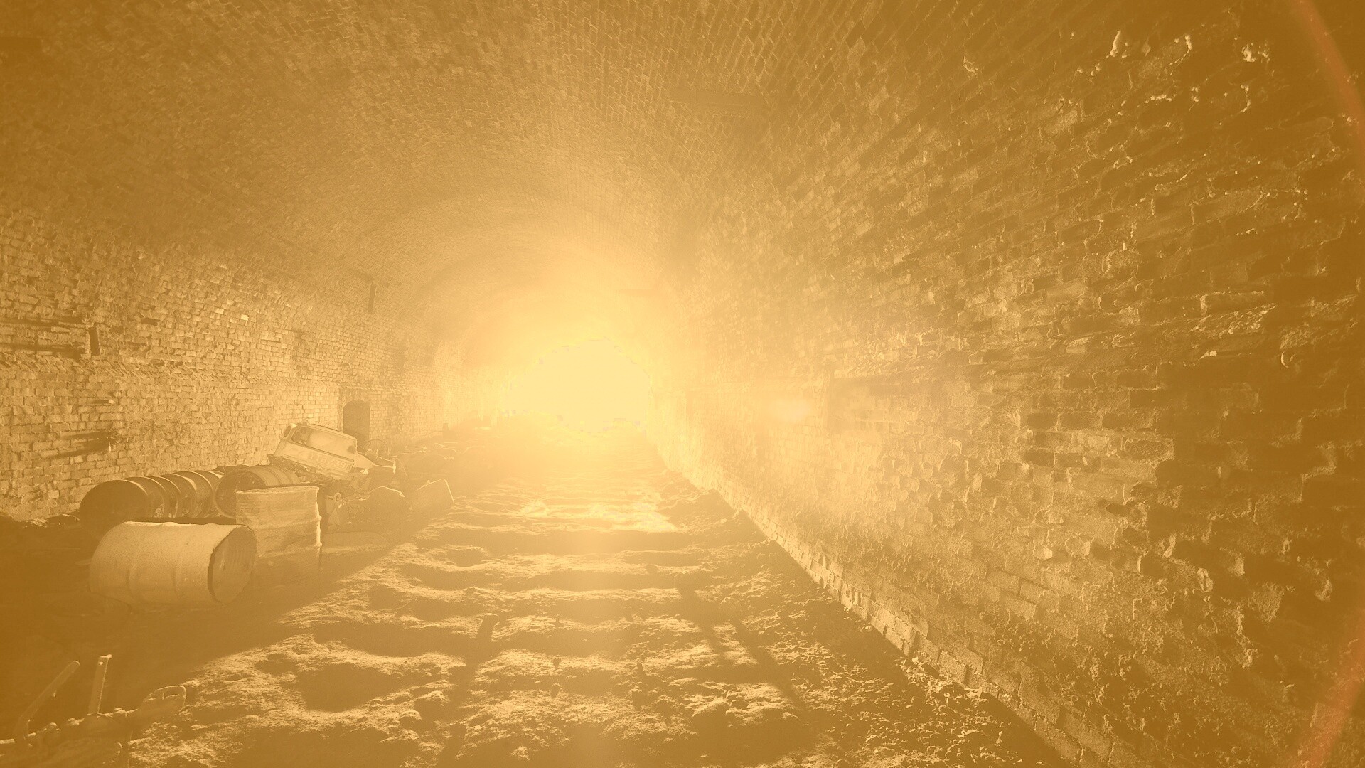 Захламленный тоннель обои