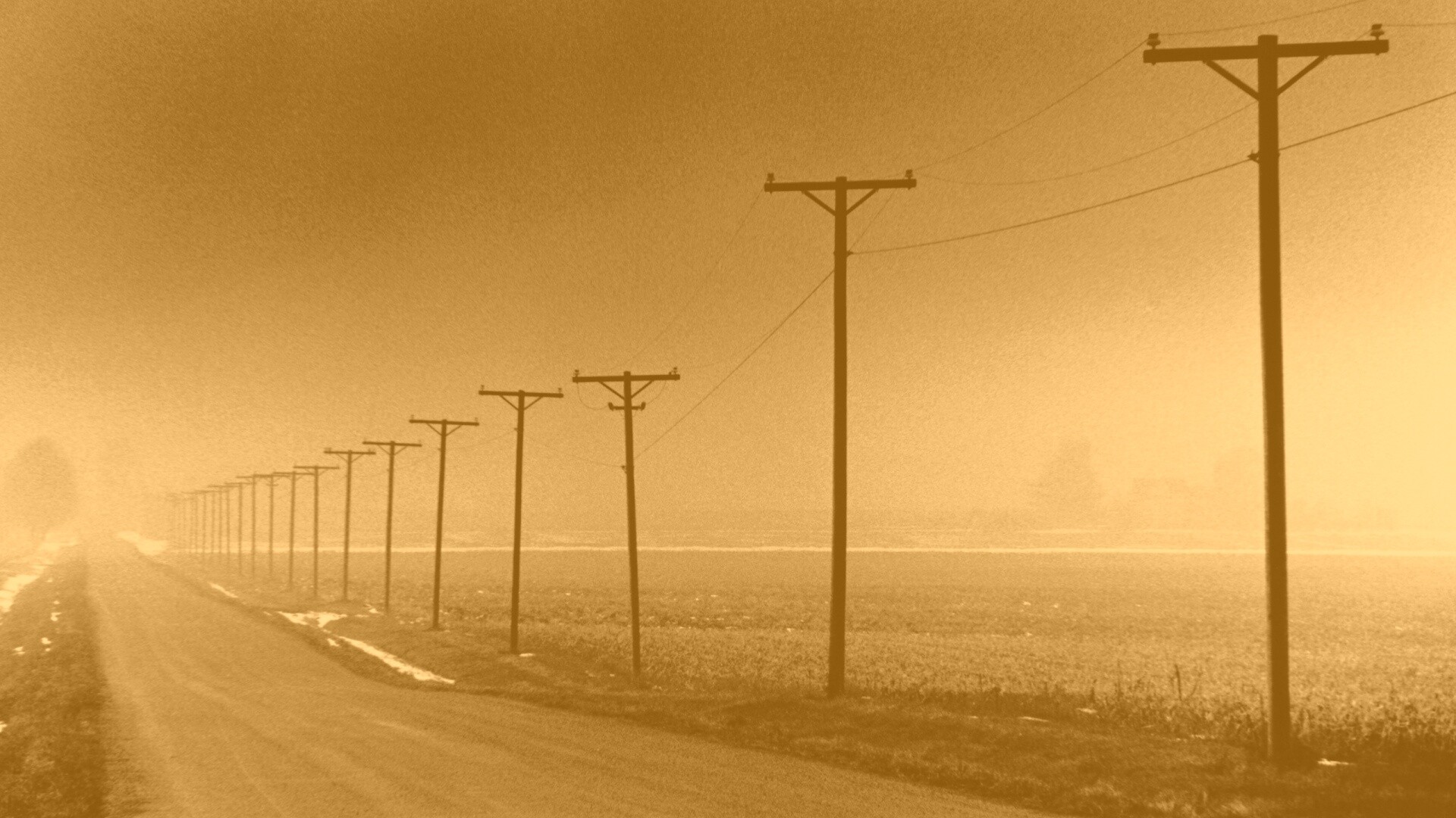 Столбы вдоль дороги обои