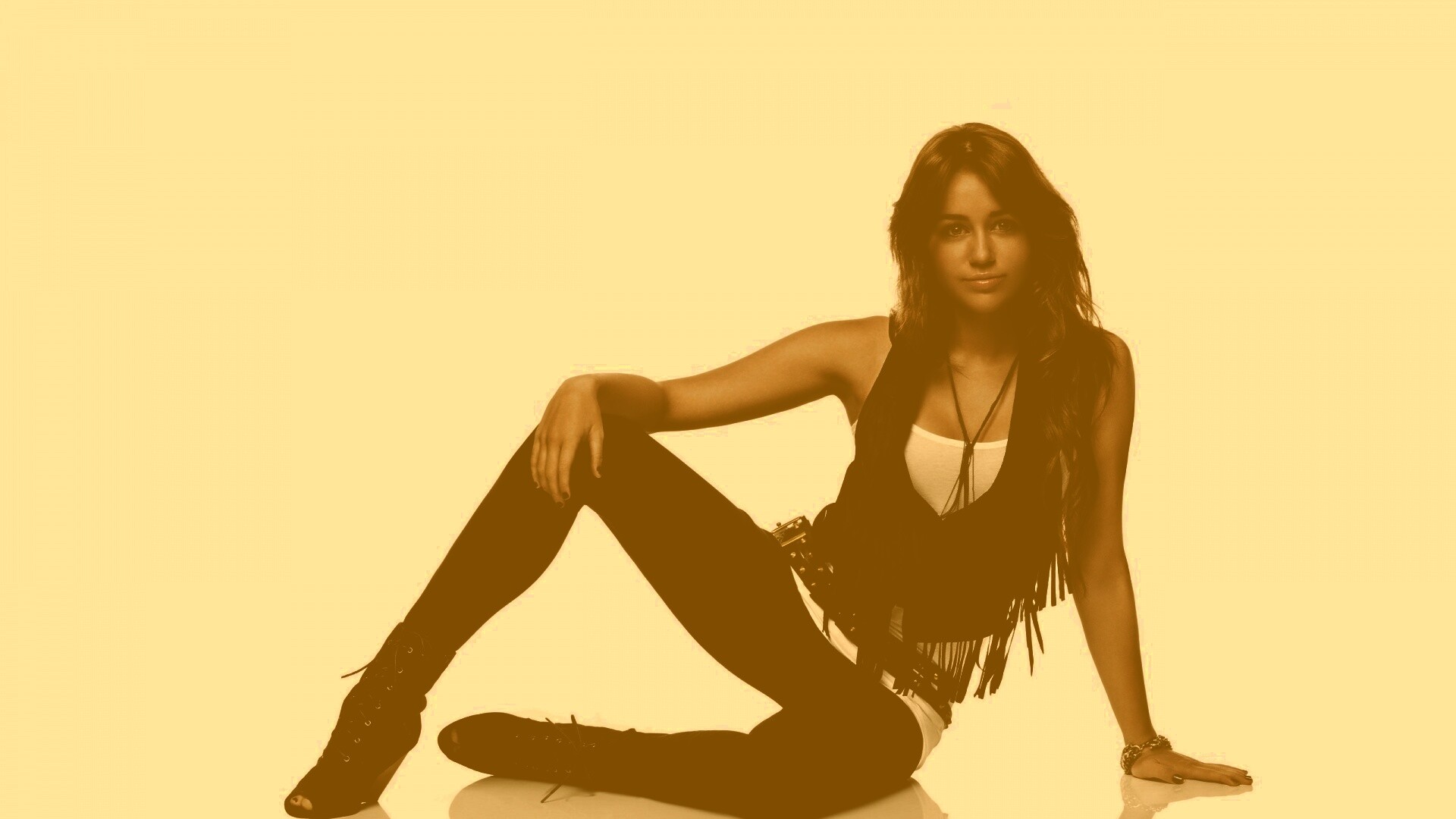 Девушка в черном обои