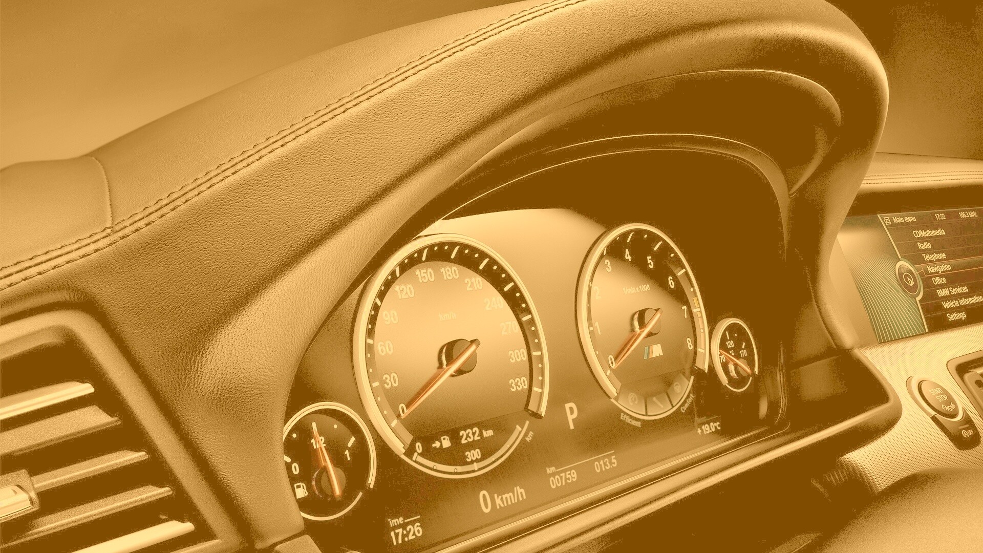 Приборная панель BMW F10 обои