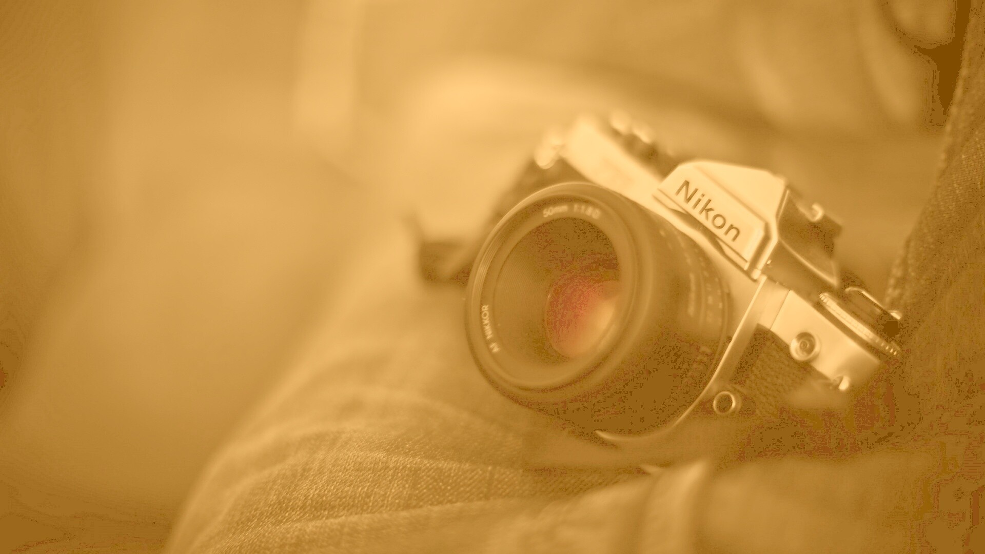 Плёночный фотоаппарат Nikon обои