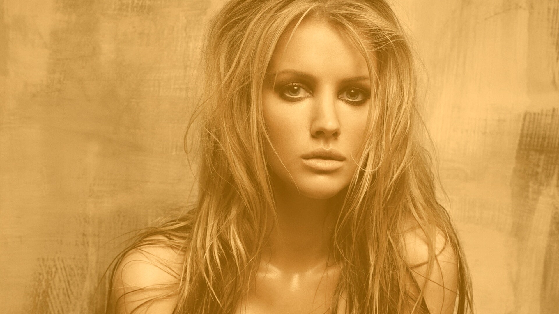 Брюнетка обои