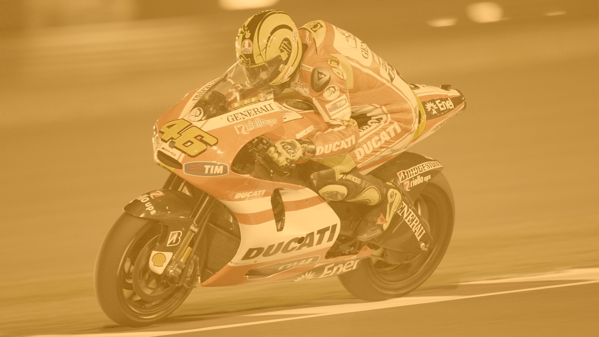 Мотоциклист на треке обои