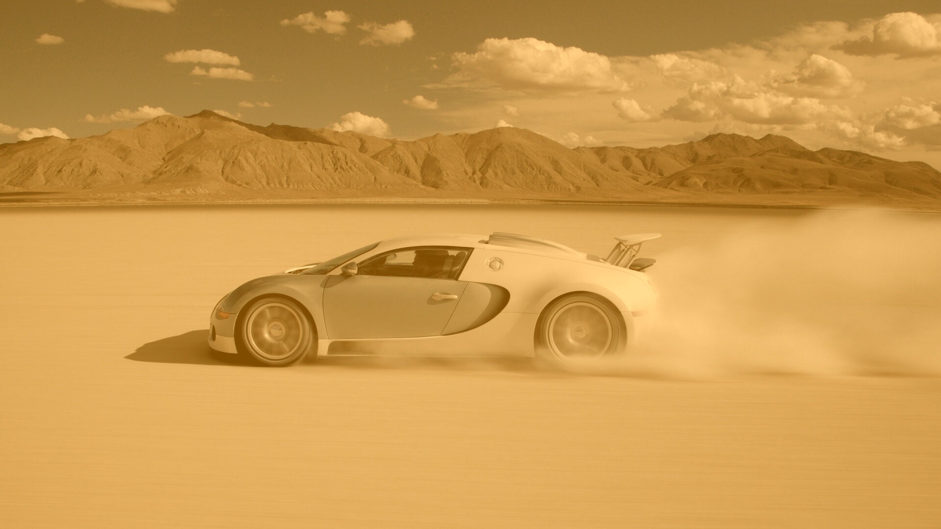 Бугатти в долине обои