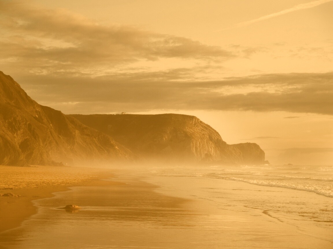 Горы уходящие в море обои