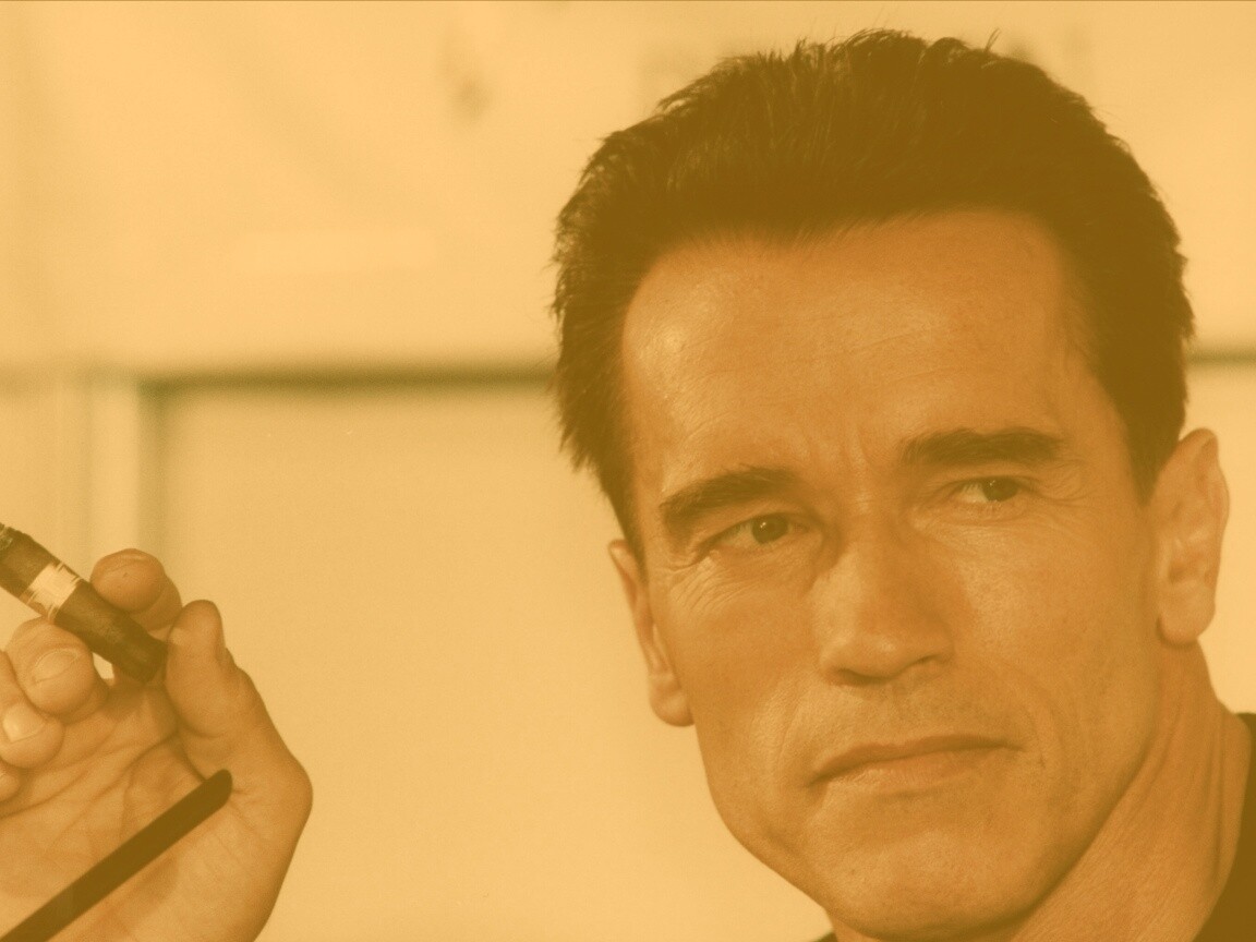 Арнольд Шварцнеггер с сигарой обои