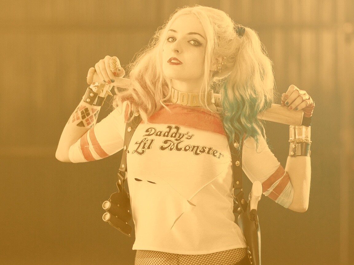 Daddy's lil monster обои