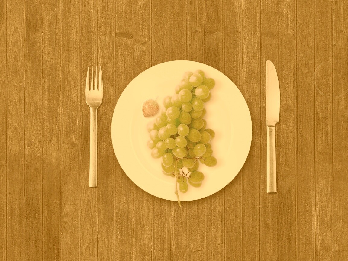 Виноград с клубникой обои