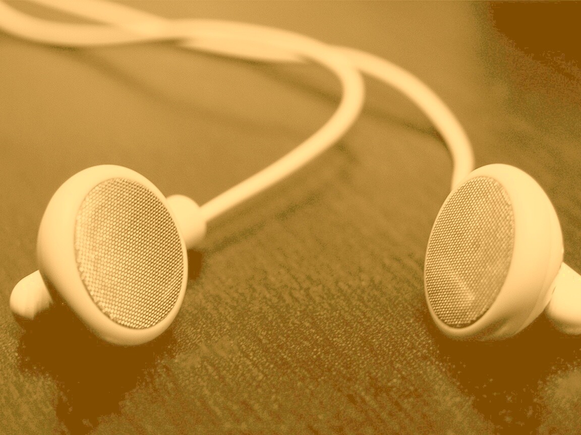 Белые наушники обои