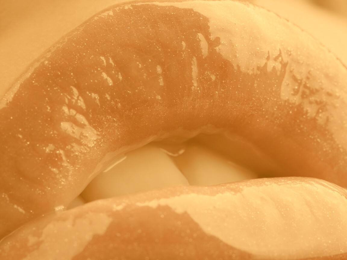 Губы с блеском обои