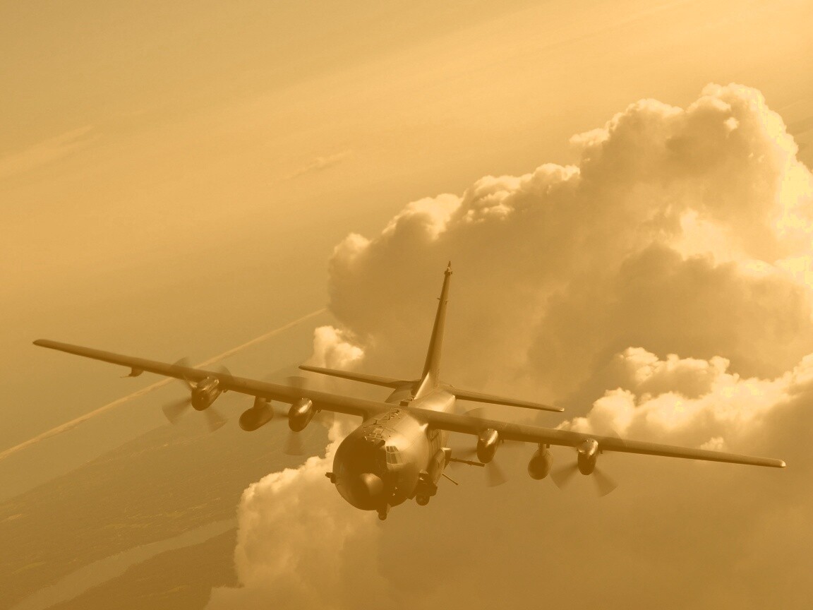 Самолет АС-130 обои