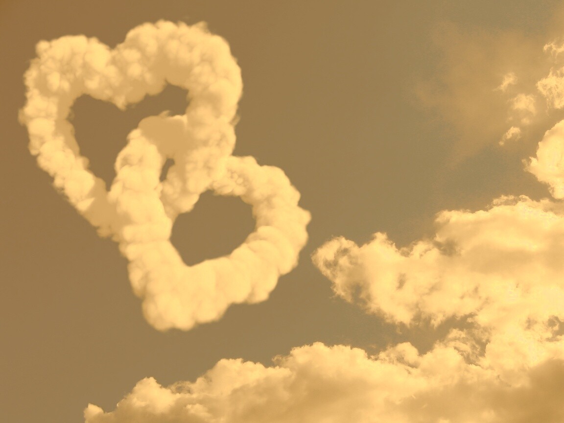 Облака в виде сердца обои