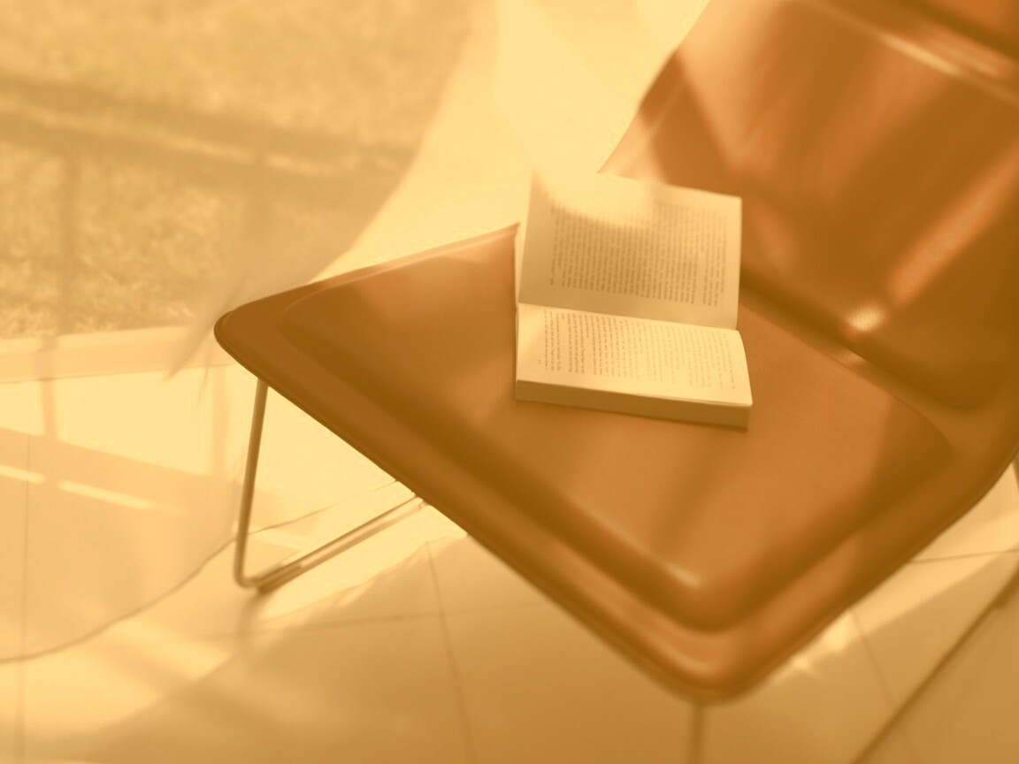 Книга на стуле обои