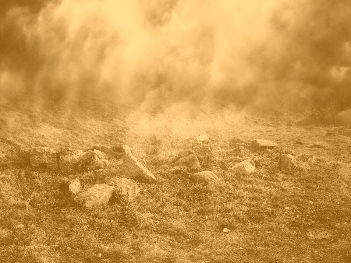 Камни под туманом обои