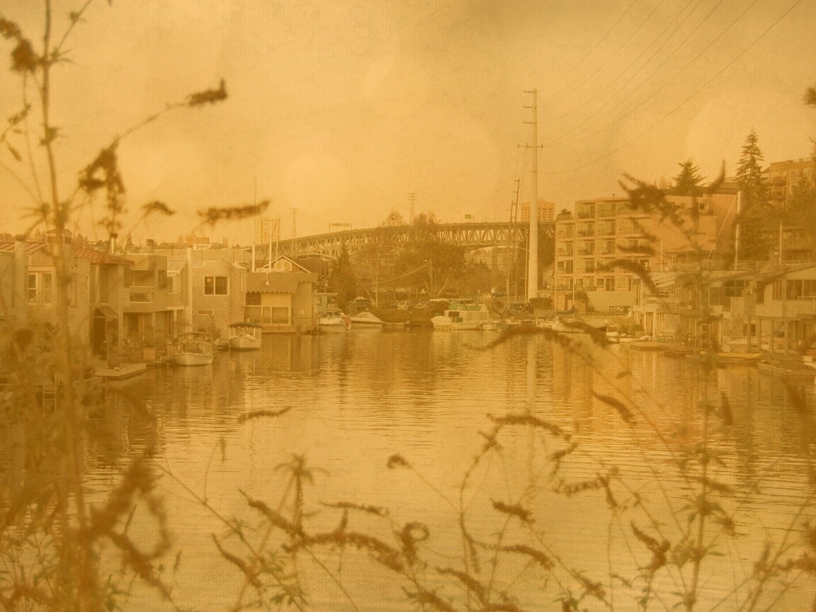 Городок на реке обои