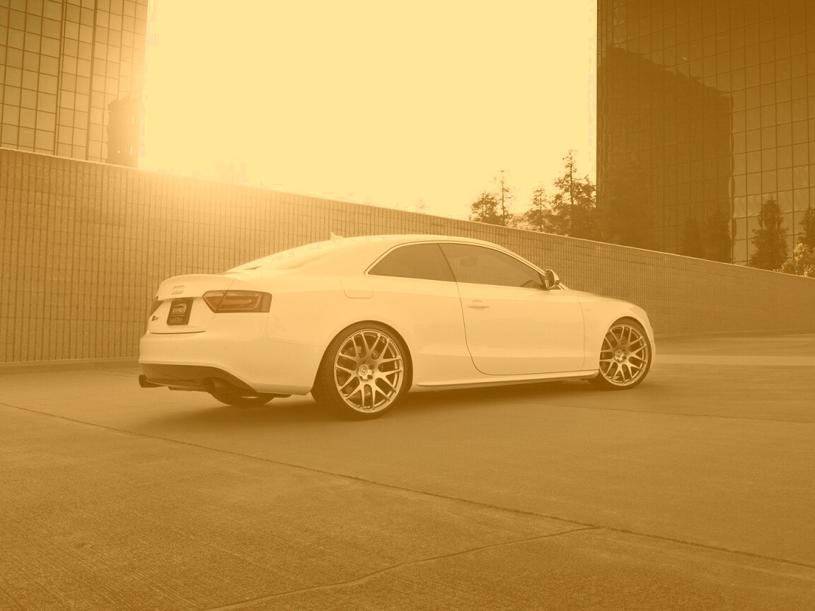 Ауди на парковке обои