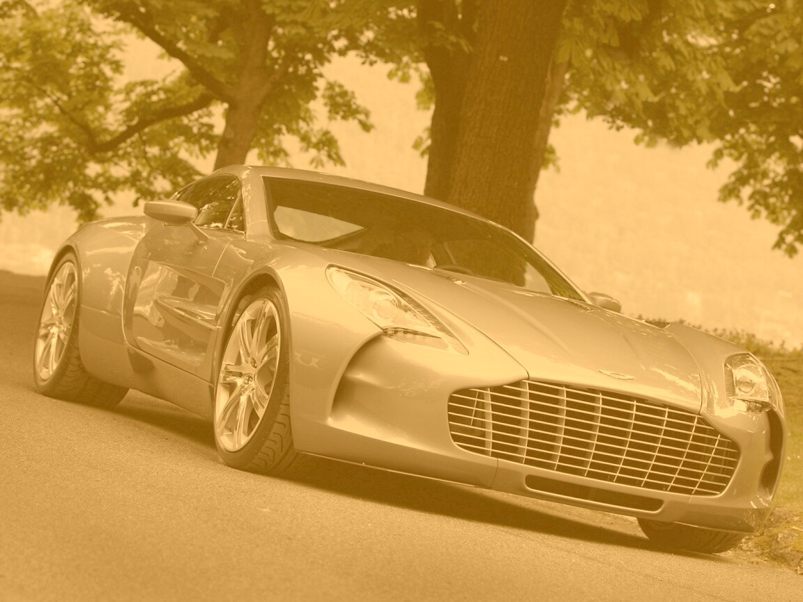 Aston Martin за городом обои