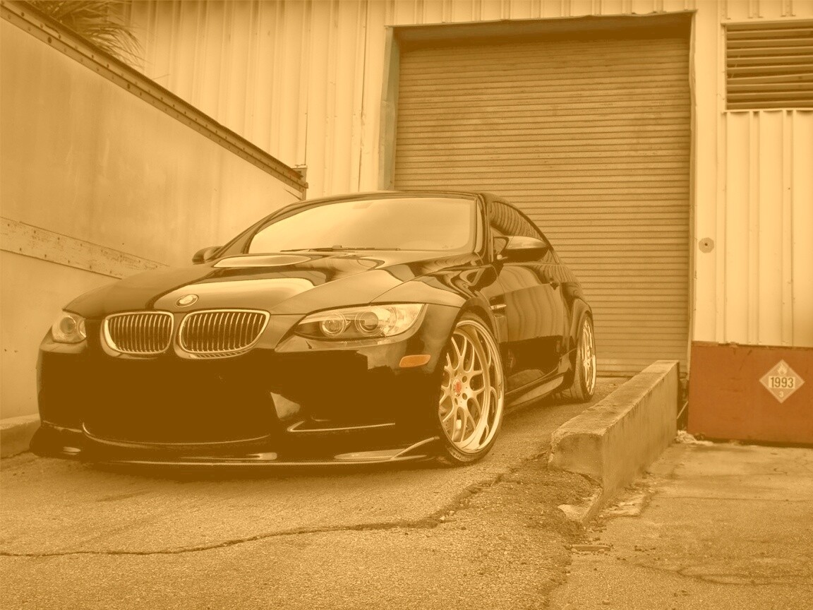 Чёрный БМВ обои