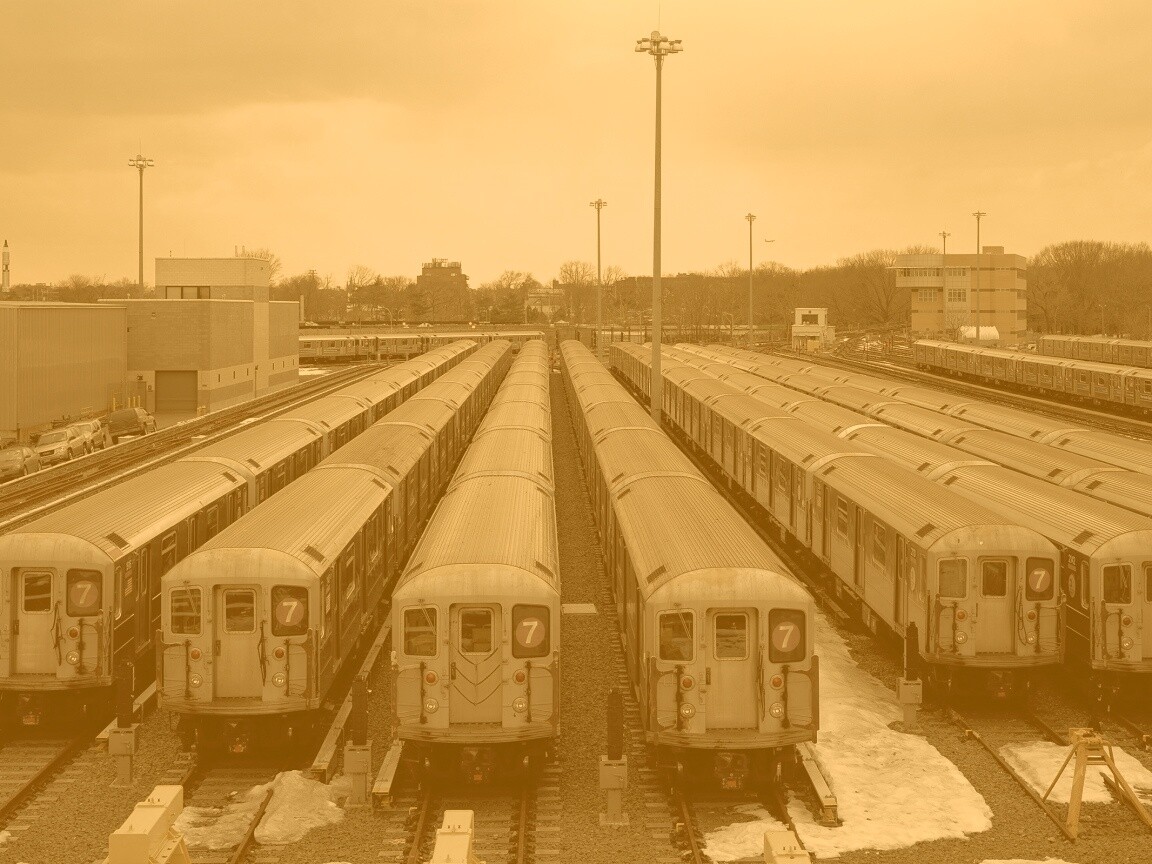 Вагоны метро на стоянке обои