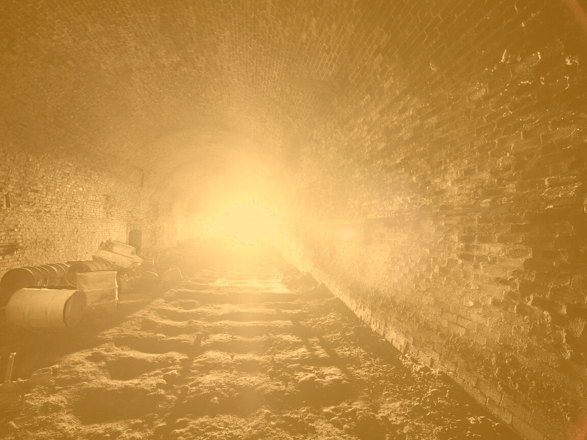 Захламленный тоннель обои