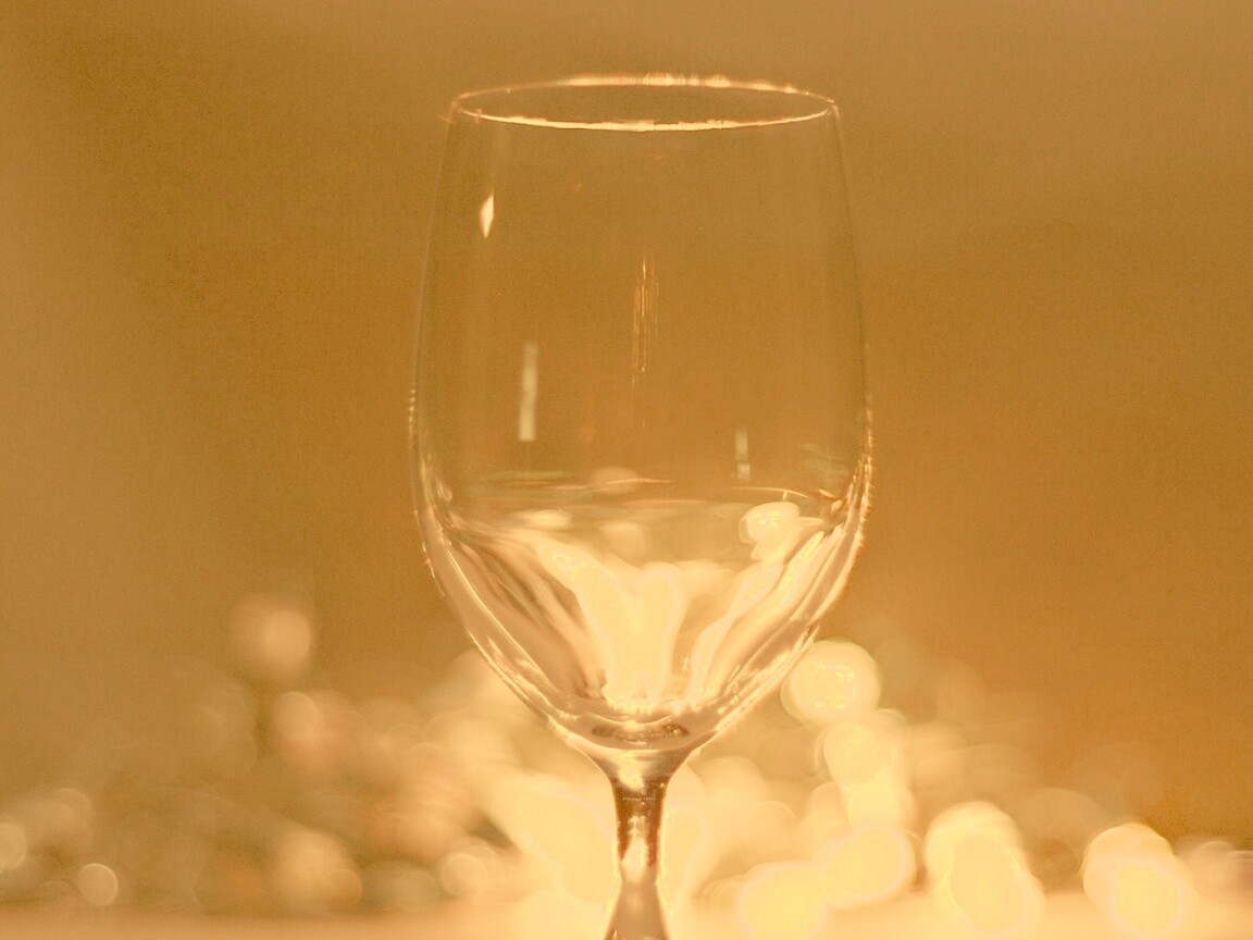 Бокал с водой обои