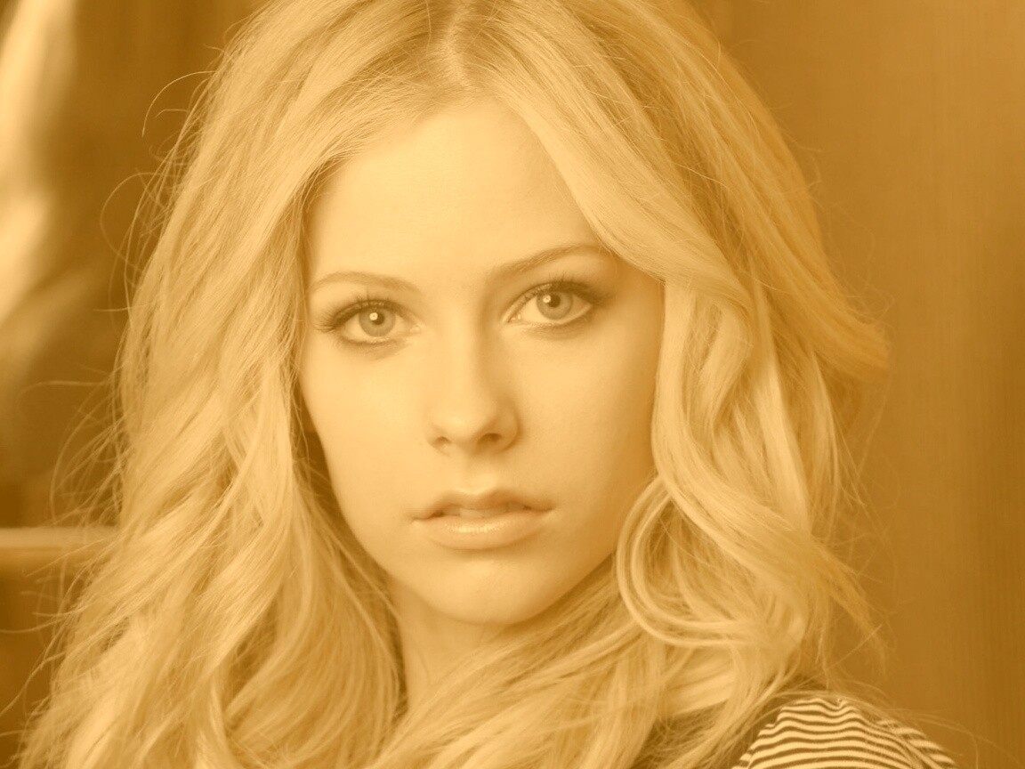 Блондинка Аврил Лавин обои
