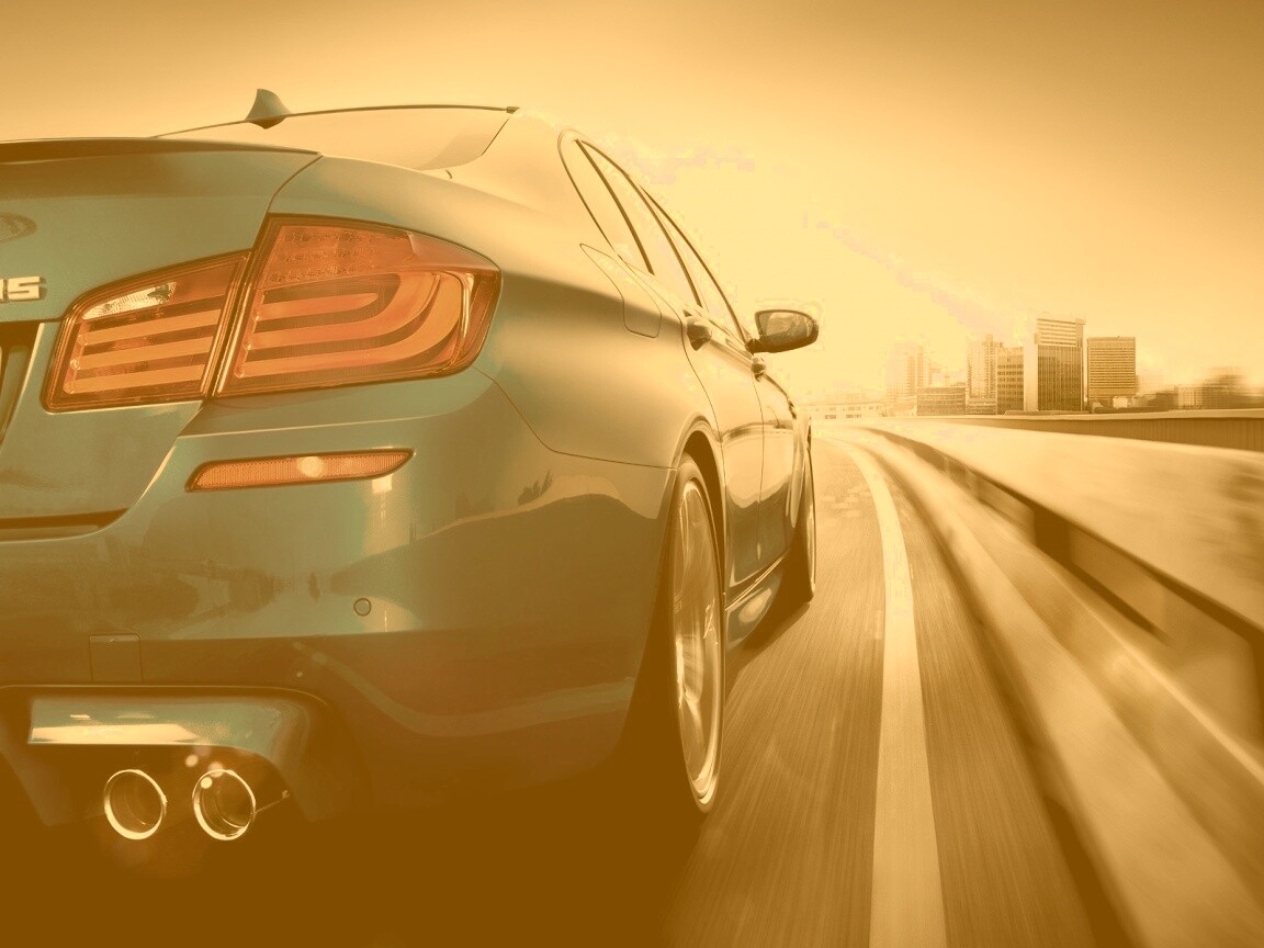 BMW F10 на повроте обои