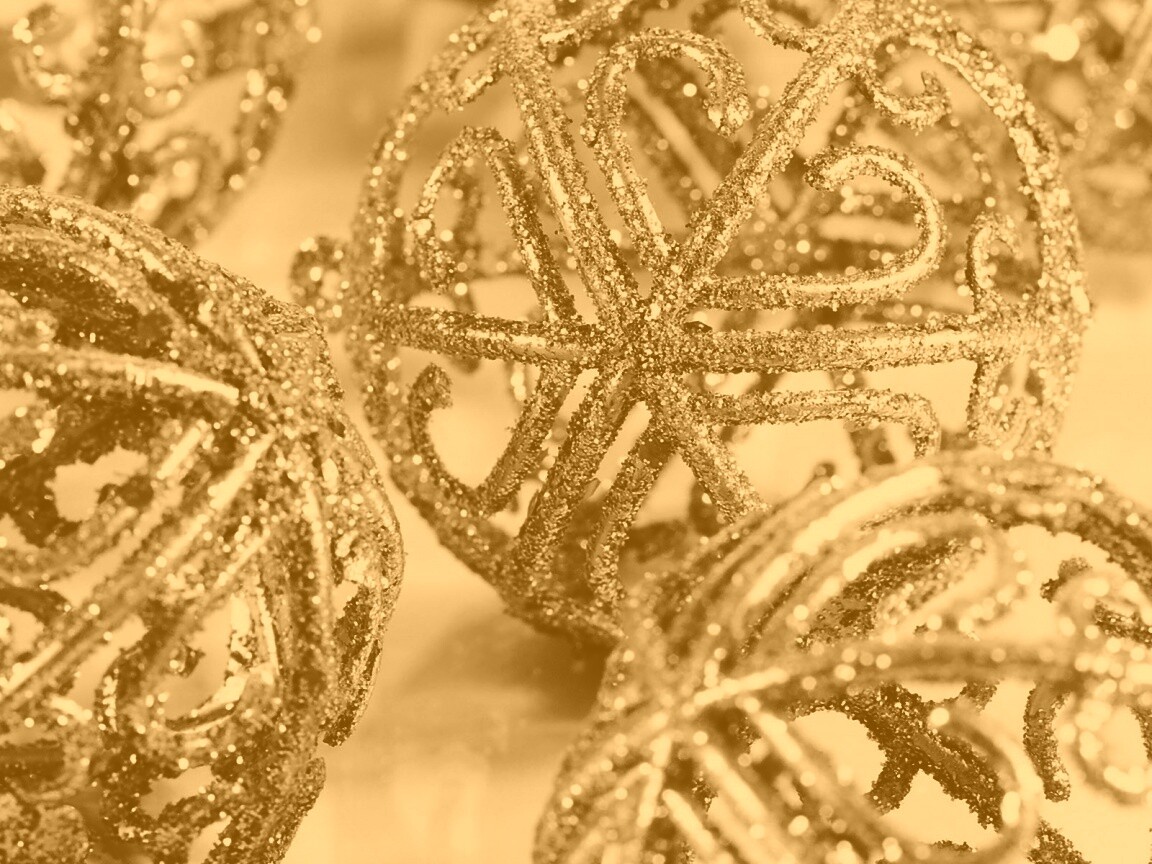 Серебрянные новогодние шары обои