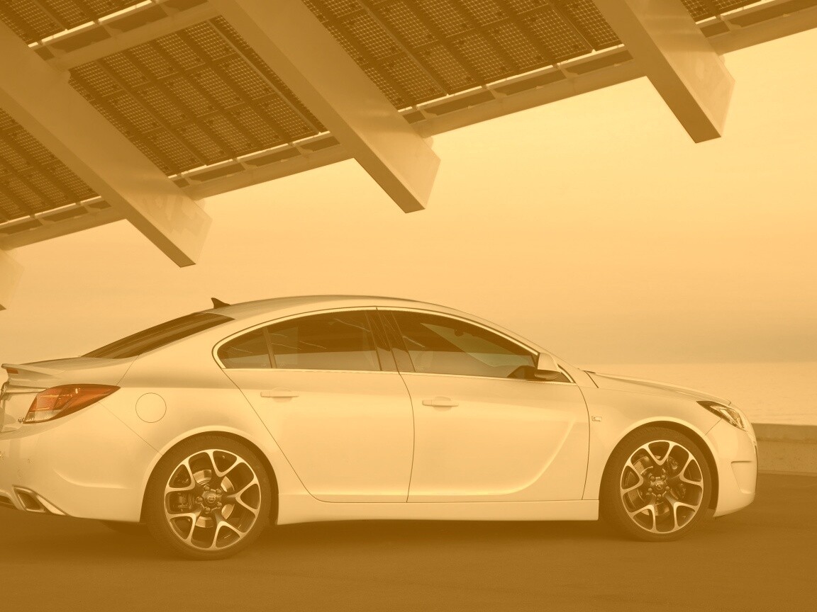 Белый седан под крышей обои