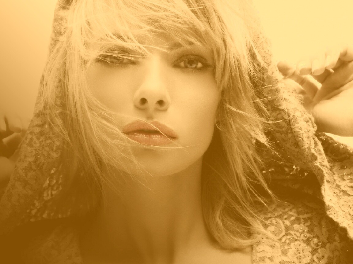 Девушка с красными губами обои