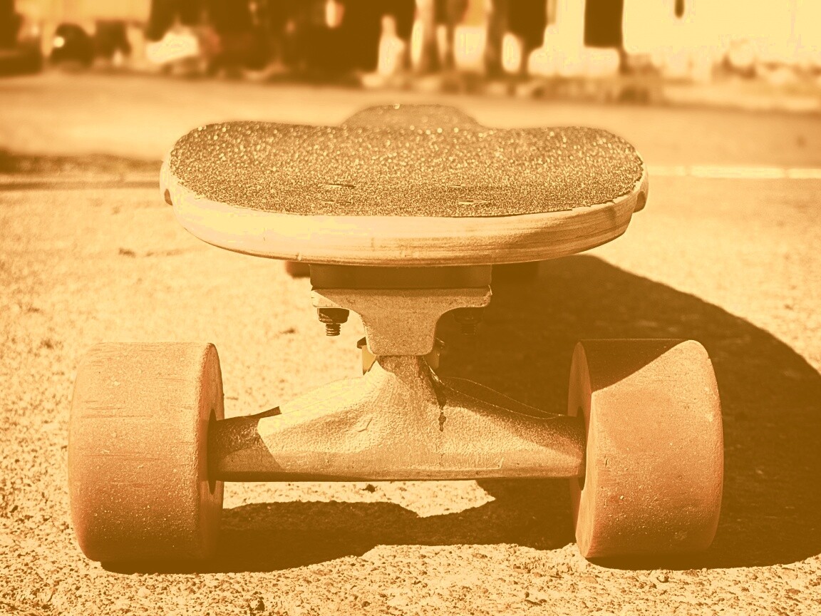 Скейтборд на солнце обои