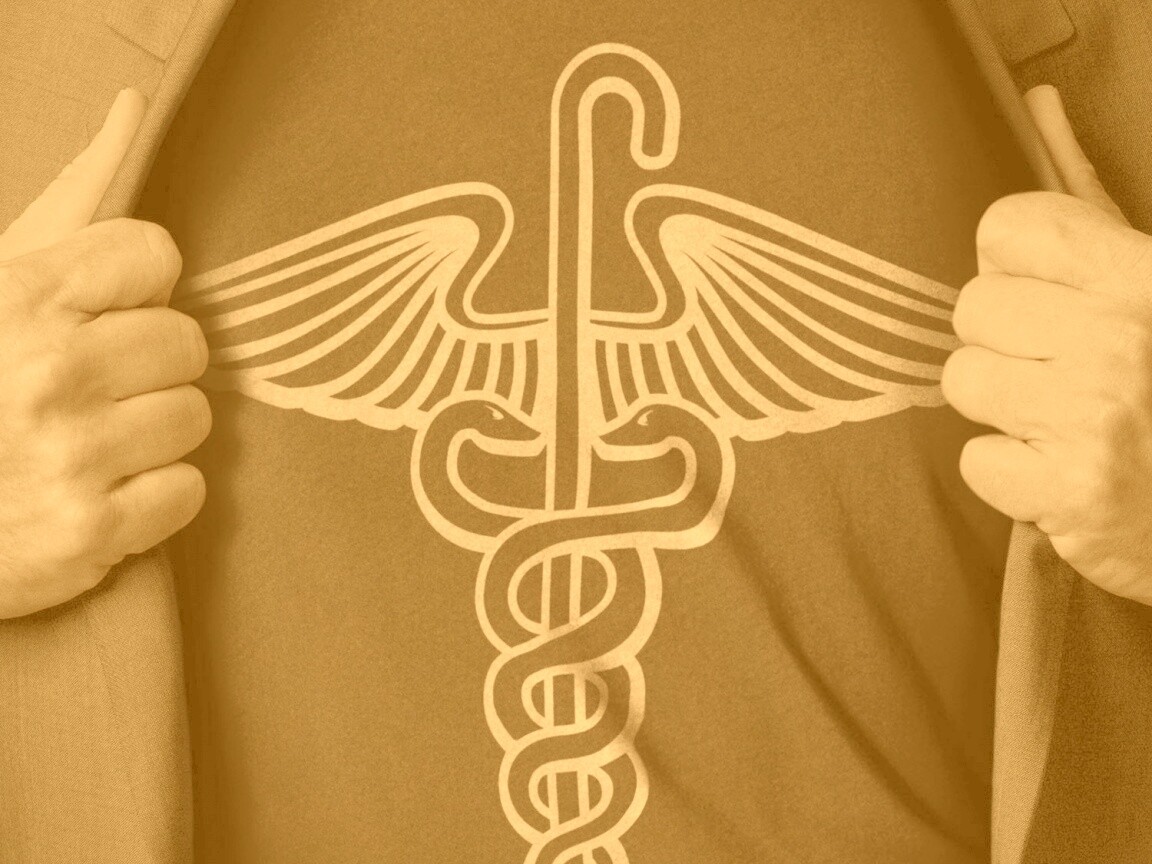 Футболка со змеями и тростью обои