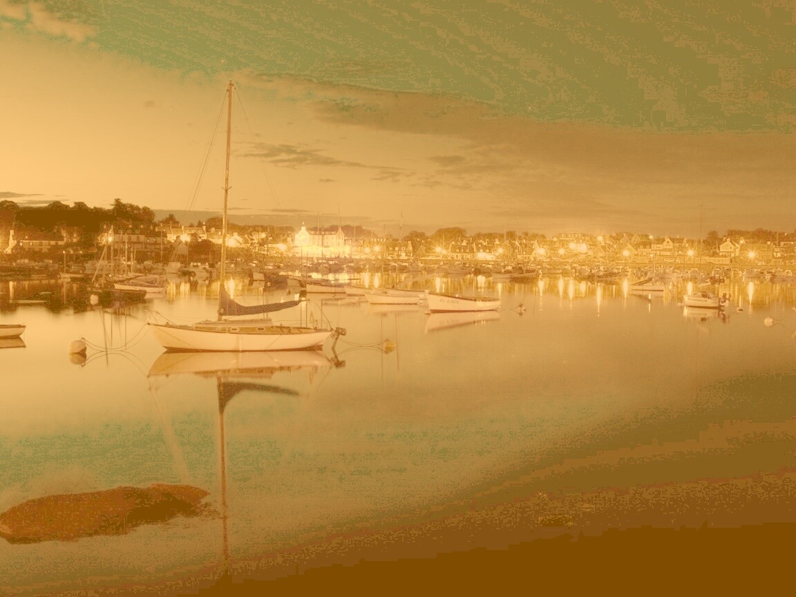 Лодки на вечерней воде обои