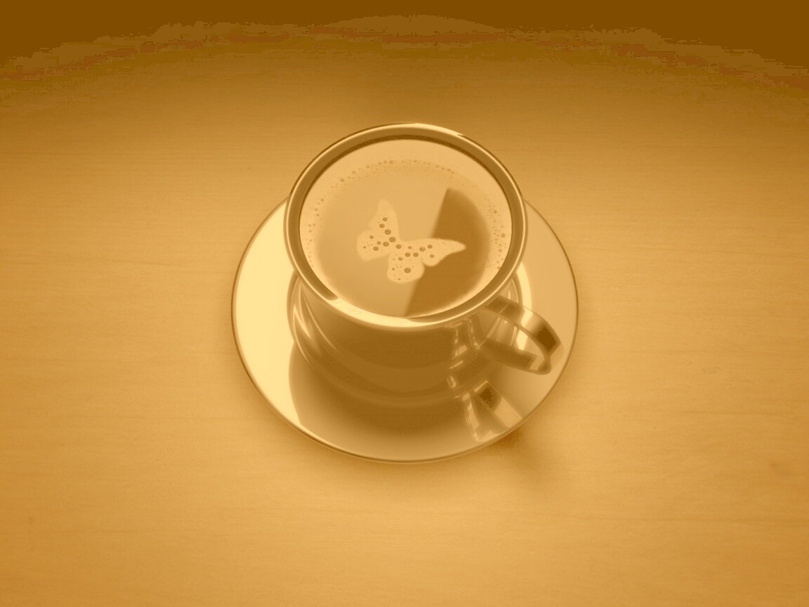 Чашка кофе с пенкой в форме бабочки обои