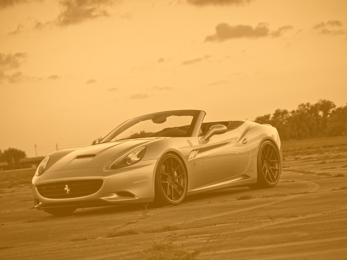 Ferrari на взлетном поле обои