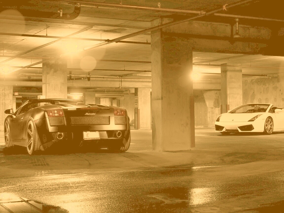 Ламборджини на подземной парковке обои