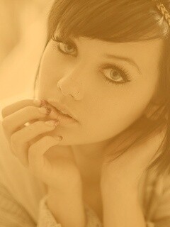 Задумчивая девушка обои