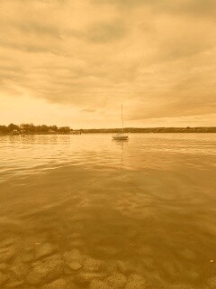 Яхта на озере обои