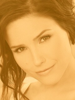 Симпотичная шатенка обои