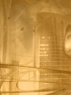 Выброс в городе будущего обои