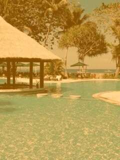 Бассейн отеля обои