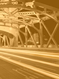 Движение на мосту обои