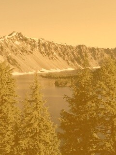 Озеро в кратере обои