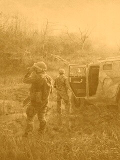 Солдаты из сталкера на болоте обои